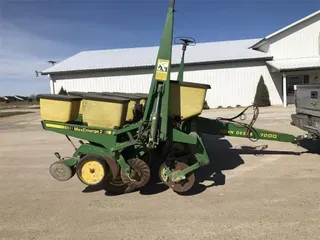 1992 John Deere 7200