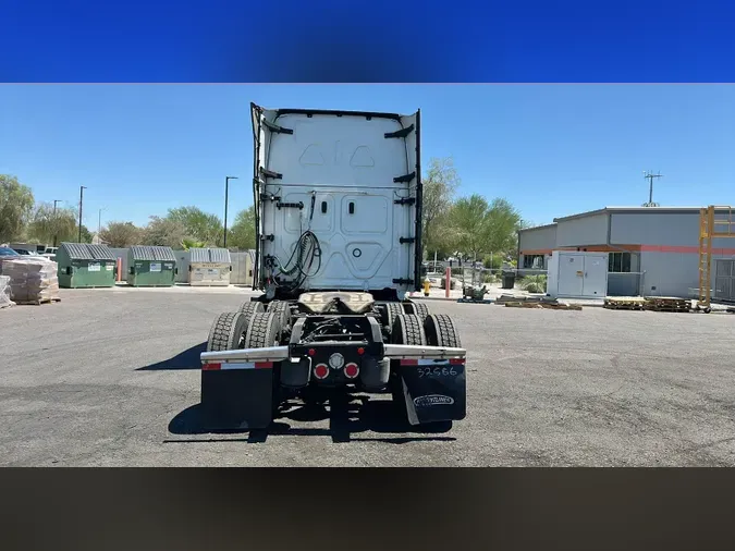 2024 Freightliner Cascadia 126
