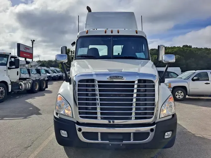 2020 FREIGHTLINER/MERCEDES CASCADIA 125d81e029f97fe260e8dc128963055cb7d