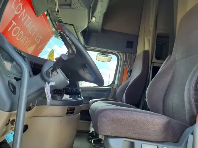 2020 FREIGHTLINER CASCADIA 125