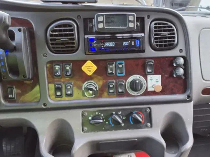 2020 FREIGHTLINER/MERCEDES M2 106