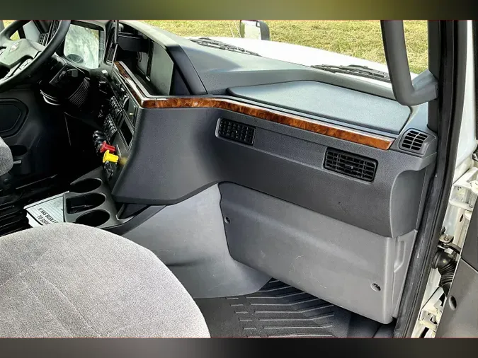 2021 INT LT625 6x4