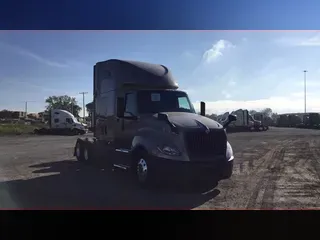 2022 International LT