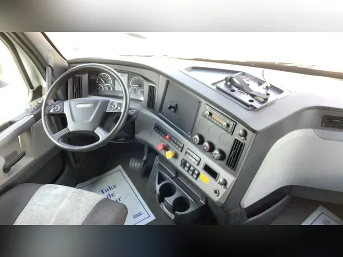 2022 Freightliner Cascadia 126