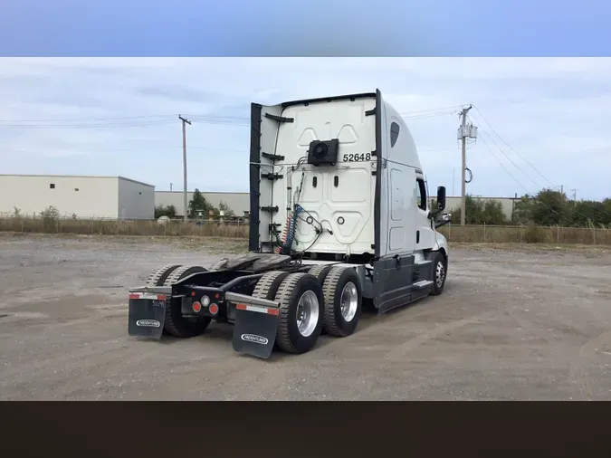 2022 Freightliner Cascadia 126