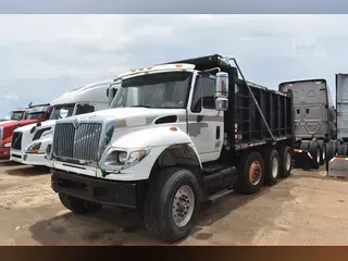 2005 INTERNATIONAL WORKSTAR 7600