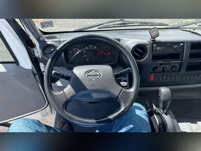 2019 HINO 195