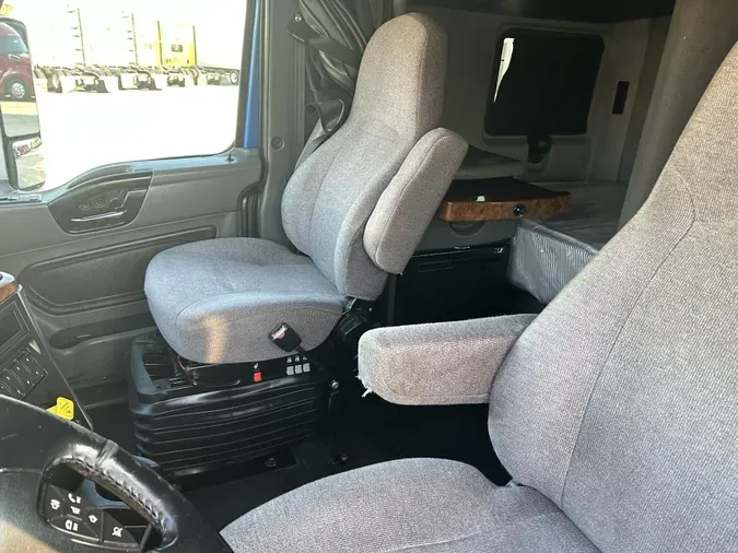 2020 International LT625