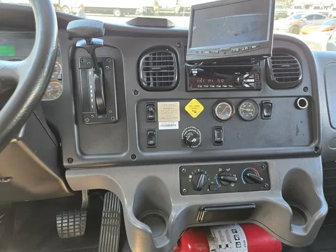 2019 Freightliner Business Class M2 106