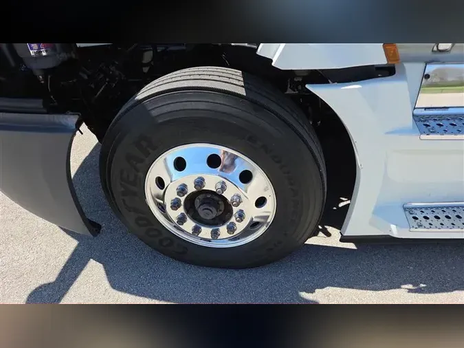 2019 FREIGHTLINER CA126