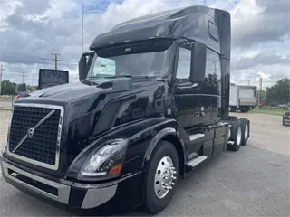 2017 Volvo VNL42670