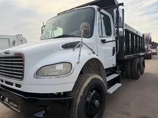 2012 FREIGHTLINER BUSINESS CLASS M2 106