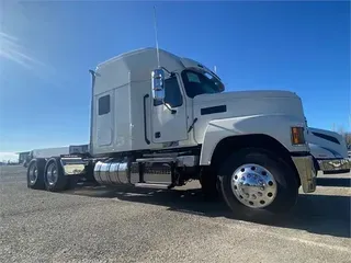 2023 Mack PINNACLE 64T