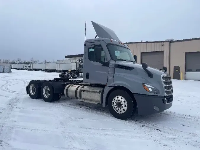 2018 Freightliner T12664STd8501309c06e54a260805c611d0e6172