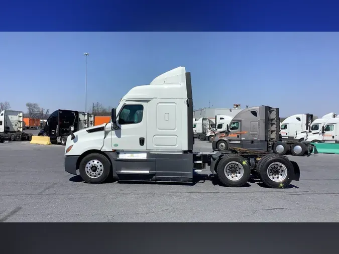 2021 Freightliner Cascadia 126d8537fdd2b6600db6738f6684640eba6