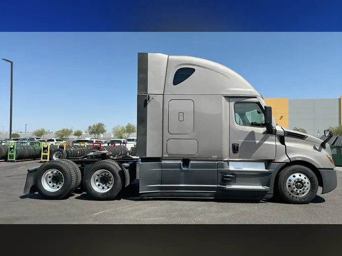 2024 Freightliner Cascadia 126d8549e697905ebf92c5c664a443b44e3
