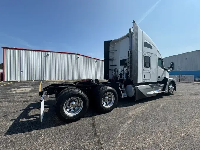 2023 Kenworth T680