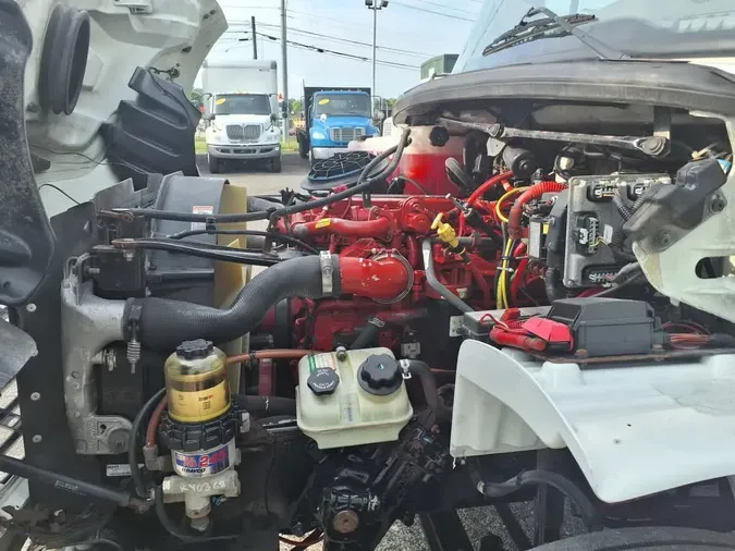 2019 FREIGHTLINER M2 106