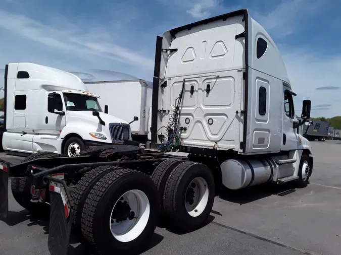 2019 FREIGHTLINER/MERCEDES CASCADIA 125