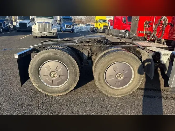 2022 FREIGHTLINER CA126