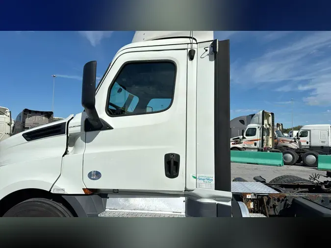 2020 Freightliner Cascadia 126d865f04c6c93a77b5db6fd39a4fd90a8