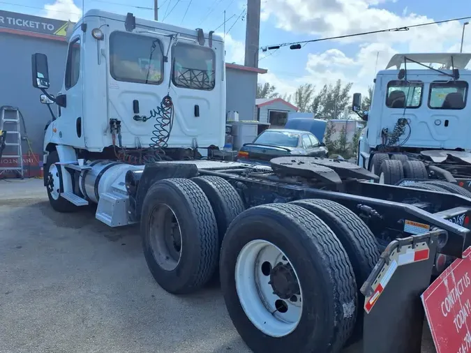 2018 FREIGHTLINER/MERCEDES CASCADIA 113