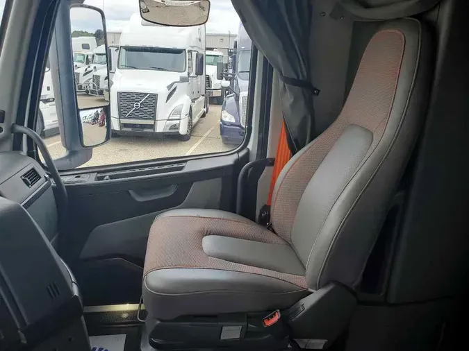2024 VOLVO VNL64T740