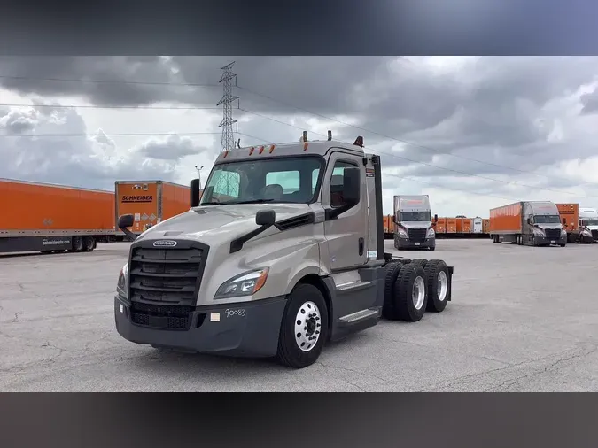 2020 Freightliner Cascadia 126