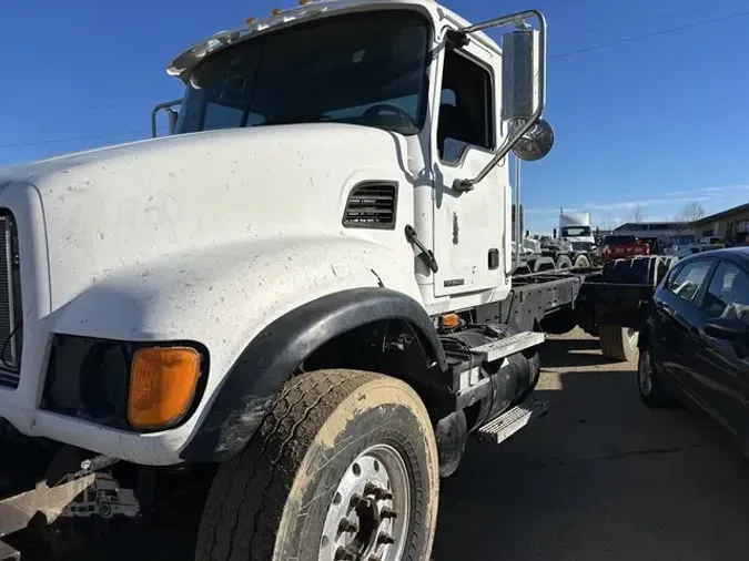 2005 MACK GRANITE CV713
