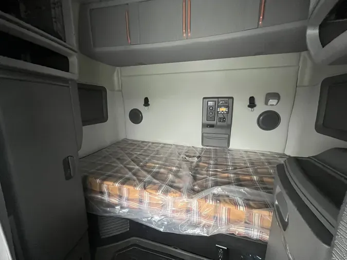 2022 VOLVO VNL64T740d86b389f8967ef88f810c335864550ed