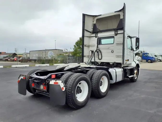 2020 VOLVO VNL64T-300d86d93a0f303e41eecdf9f50e0d5ea13