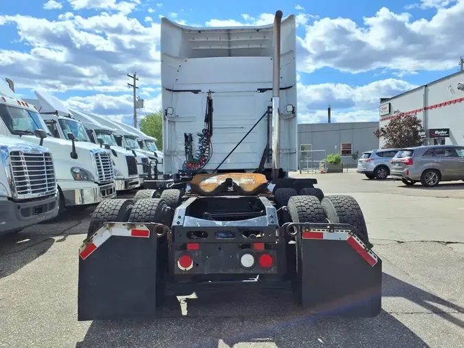 2020 VOLVO VNR64T-640