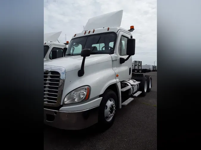 2016 FREIGHTLINER/MERCEDES CASCADIA 125d876e780d68154ddd1154a573c09d90b