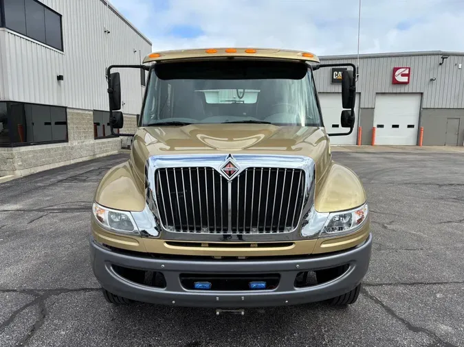 2006 International 4400LP