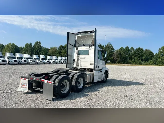 2017 Volvo VNL300