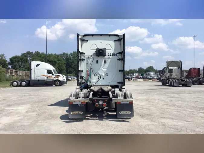 2022 Freightliner Cascadia 126