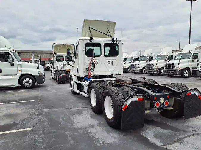 2019 FREIGHTLINER NEW CASCADIA PX12664
