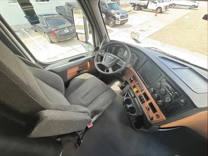 2022 Freightliner CA126SLPd87e600447999d7f295acfdba8cfe7d2