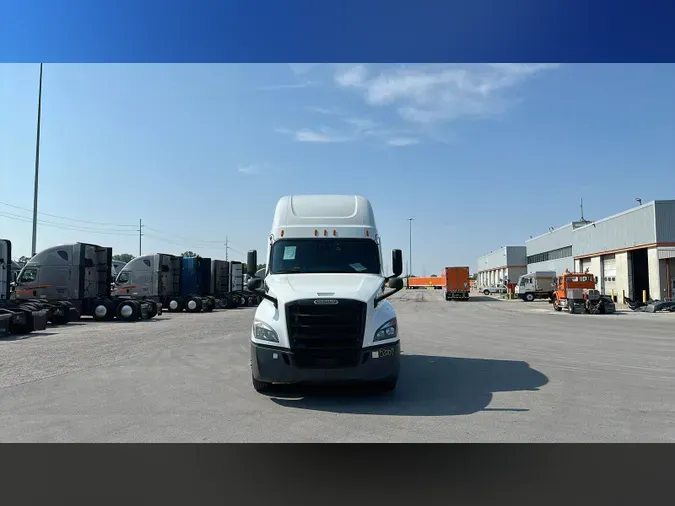 2021 Freightliner Cascadia 126
