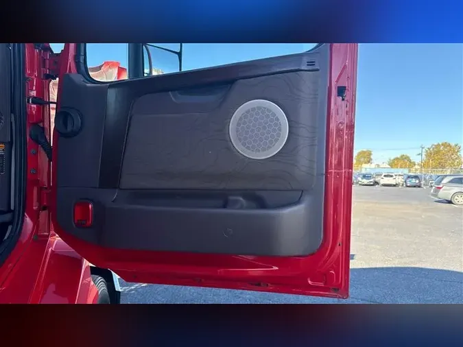 2018 VOLVO VNL730