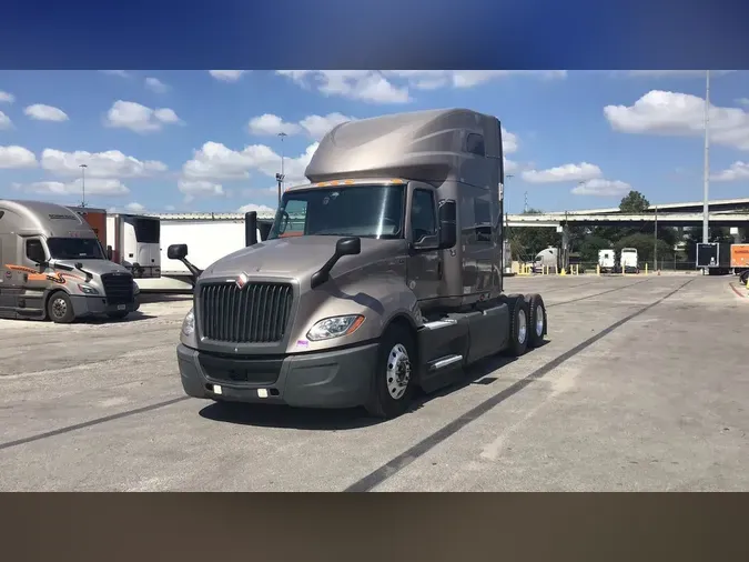 2022 International LT