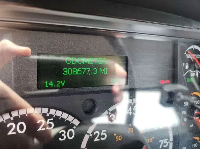 2018 FREIGHTLINER M2 106