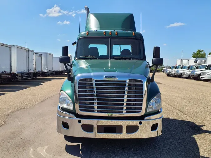 2016 FREIGHTLINER/MERCEDES CASCADIA 125