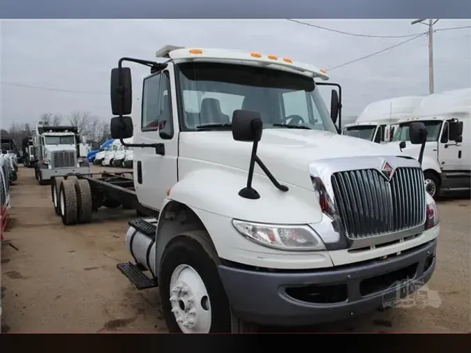 2014 INTERNATIONAL DURASTAR 4400