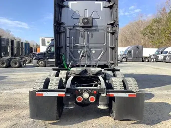 2023 Freightliner Cascadia