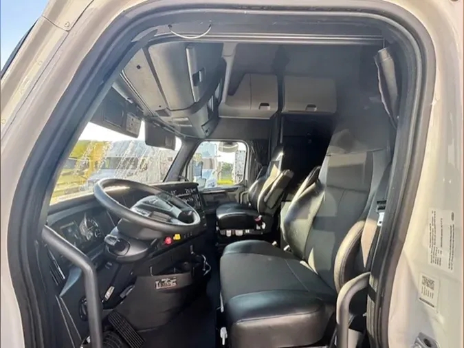 2023 Freightliner Cascadia 126