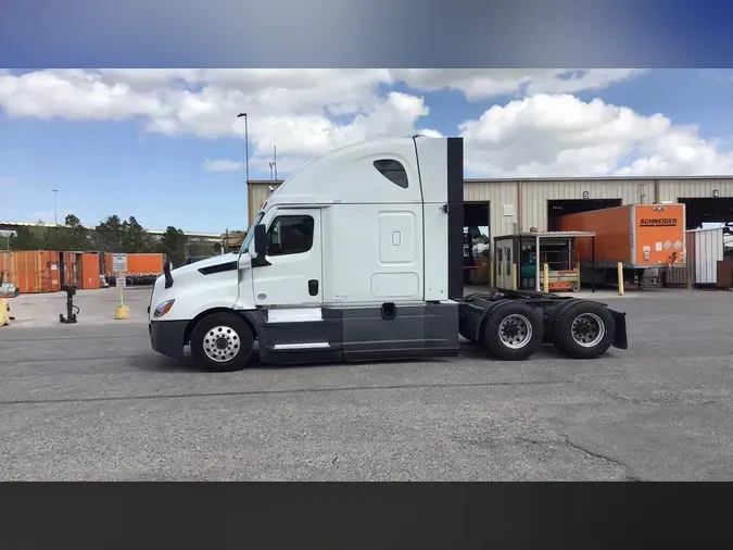 2022 Freightliner Cascadia 126