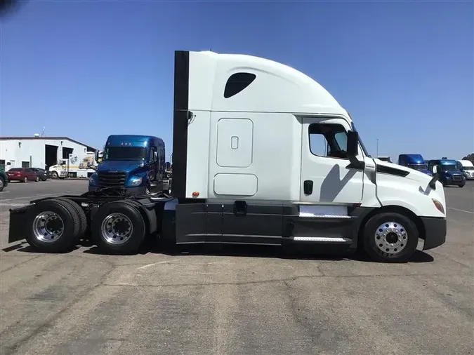 2020 FREIGHTLINER CA126