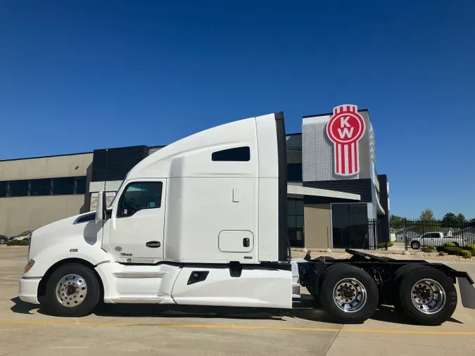 2022 Kenworth T680