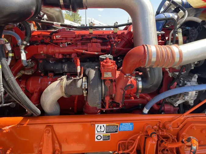 2023 Peterbilt 389